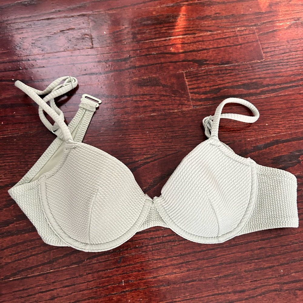 H&M Swim Set - Picture 3 of 7